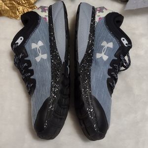 Under Armour Women's Black and Gray Shoes